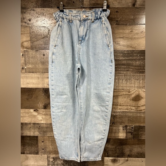 Zara Denim - Zara paper bag waist jeans Size 0
